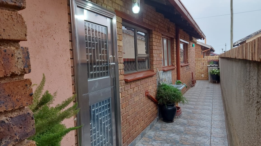 3 Bedroom Property for Sale in Daveyton Gauteng