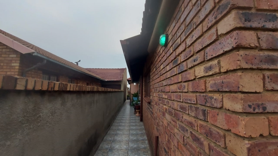 3 Bedroom Property for Sale in Daveyton Gauteng