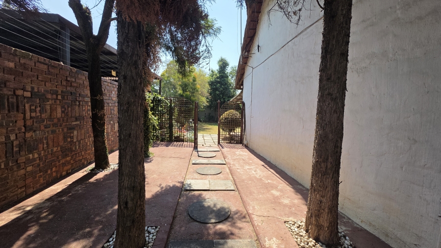 3 Bedroom Property for Sale in Garsfontein Gauteng