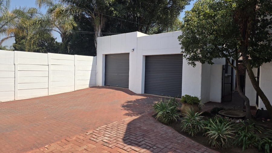 3 Bedroom Property for Sale in Garsfontein Gauteng
