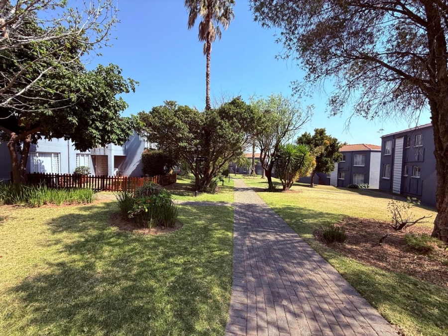 2 Bedroom Property for Sale in Radiokop Gauteng