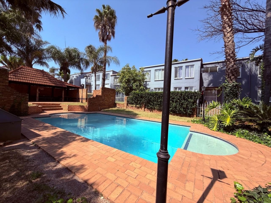2 Bedroom Property for Sale in Radiokop Gauteng