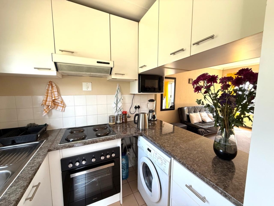 2 Bedroom Property for Sale in Radiokop Gauteng