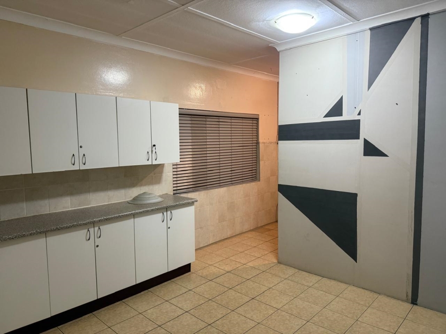 To Let 3 Bedroom Property for Rent in Randgate Gauteng