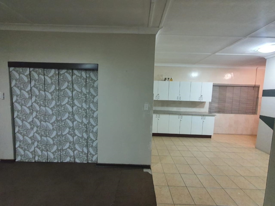 To Let 3 Bedroom Property for Rent in Randgate Gauteng
