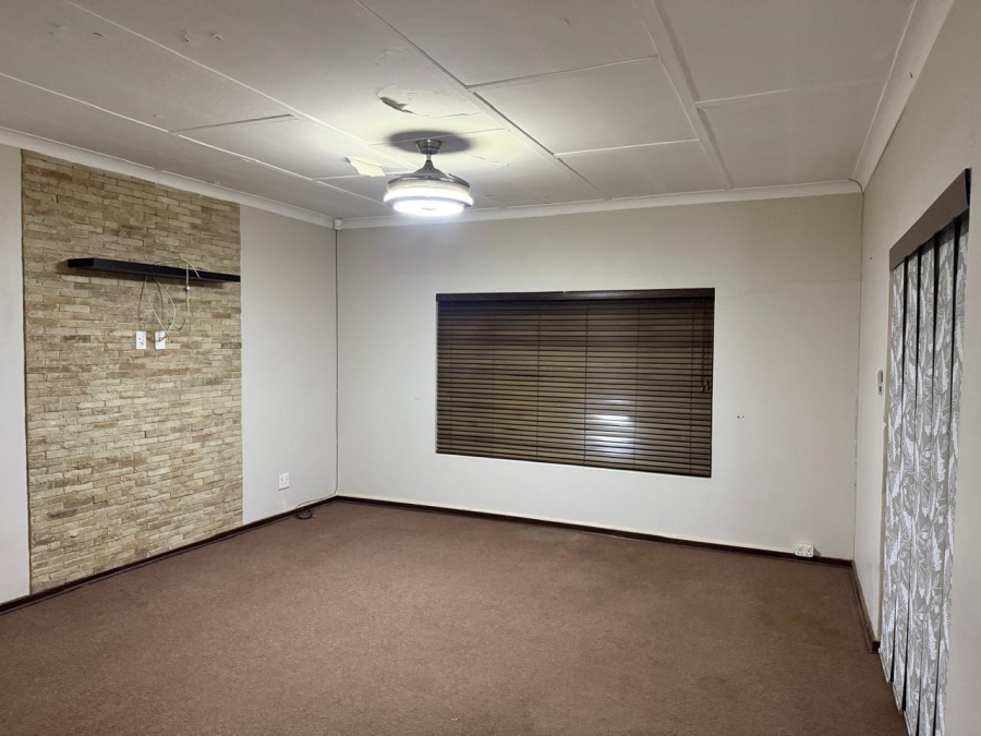 To Let 3 Bedroom Property for Rent in Randgate Gauteng