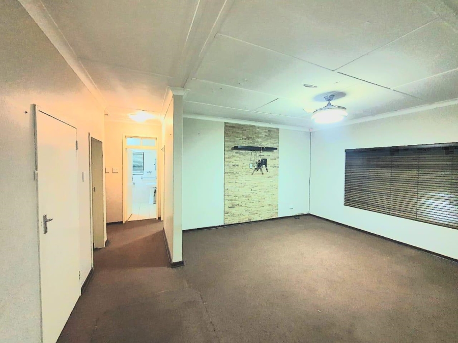 To Let 3 Bedroom Property for Rent in Randgate Gauteng