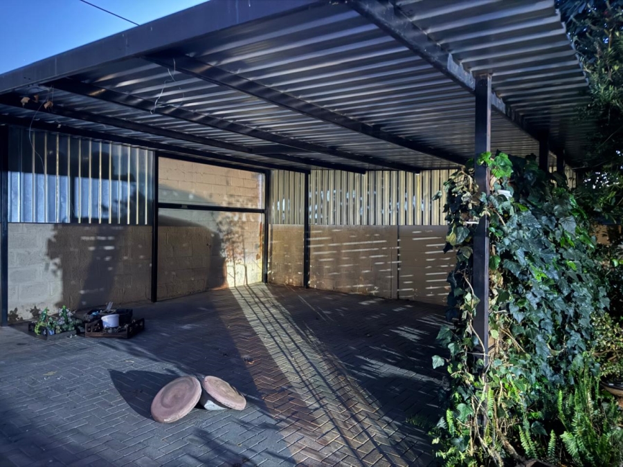 To Let 3 Bedroom Property for Rent in Randgate Gauteng