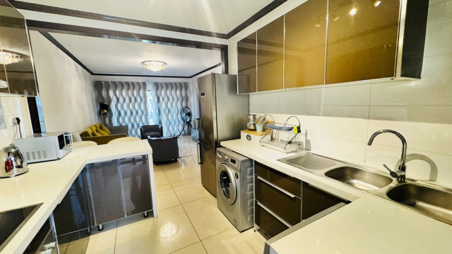 To Let 2 Bedroom Property for Rent in Fourways Gauteng