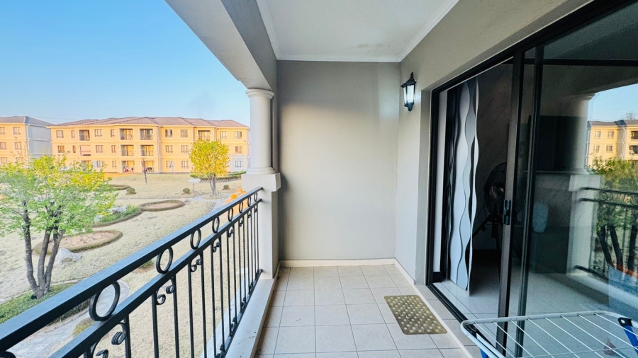 To Let 2 Bedroom Property for Rent in Fourways Gauteng