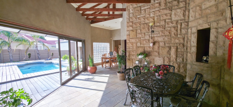 4 Bedroom Property for Sale in Moreleta Park Gauteng