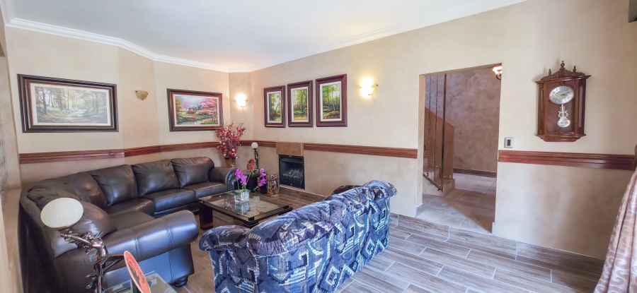 4 Bedroom Property for Sale in Moreleta Park Gauteng