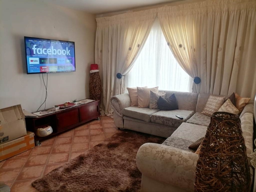 2 Bedroom Property for Sale in Greenhills Gauteng