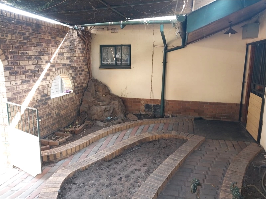4 Bedroom Property for Sale in Pretoria Gardens Gauteng