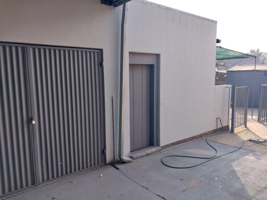 4 Bedroom Property for Sale in Pretoria Gardens Gauteng