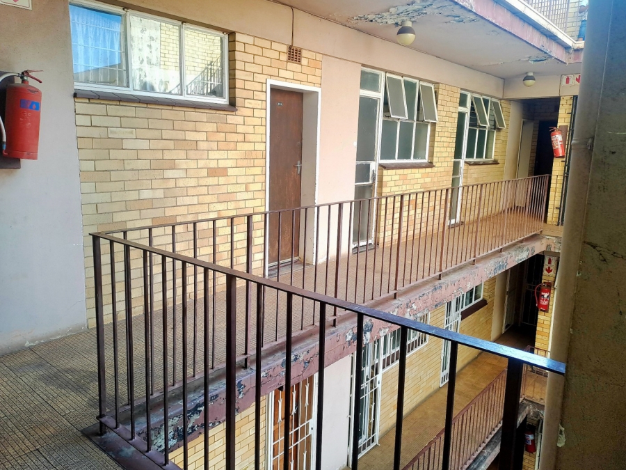 2 Bedroom Property for Sale in Berea Gauteng