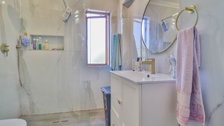 2 Bedroom Property for Sale in Epsom Downs Gauteng