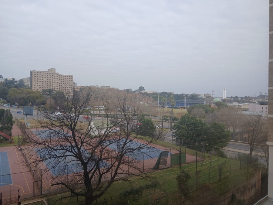 To Let 1 Bedroom Property for Rent in Parktown Gauteng
