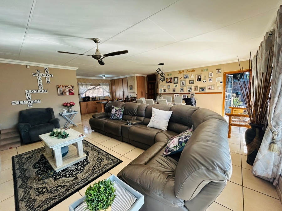 4 Bedroom Property for Sale in Strubenvale Gauteng