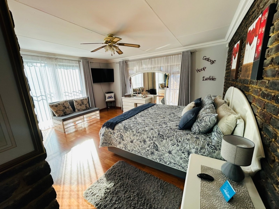 4 Bedroom Property for Sale in Strubenvale Gauteng