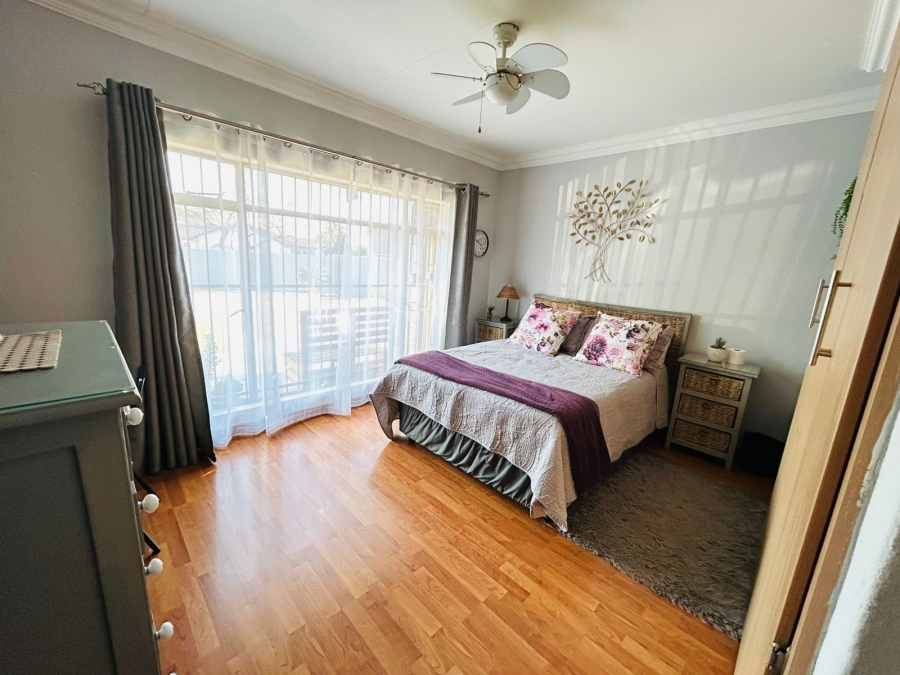 4 Bedroom Property for Sale in Strubenvale Gauteng