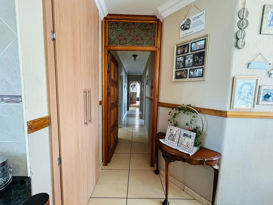 4 Bedroom Property for Sale in Strubenvale Gauteng