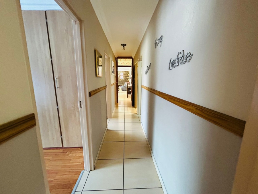 4 Bedroom Property for Sale in Strubenvale Gauteng