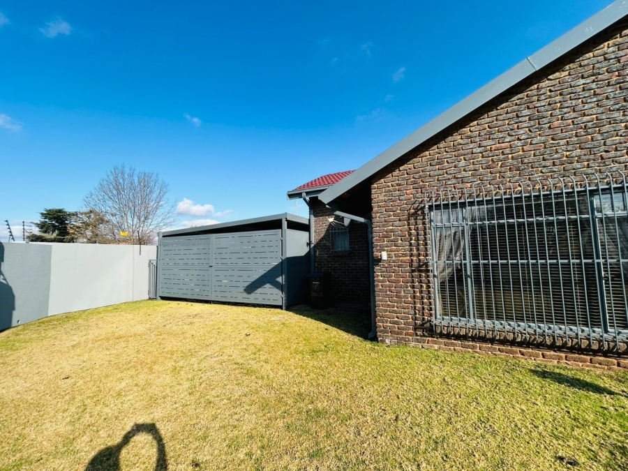 4 Bedroom Property for Sale in Strubenvale Gauteng