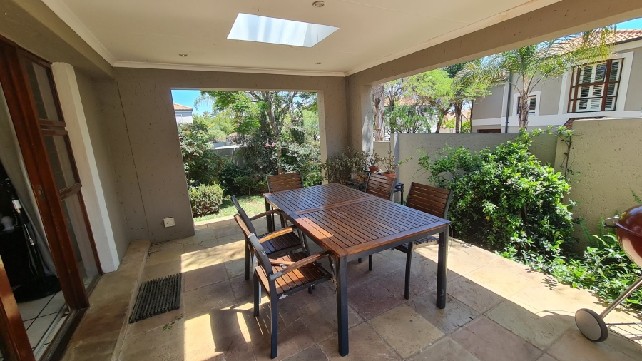 To Let 4 Bedroom Property for Rent in Sunninghill Gauteng