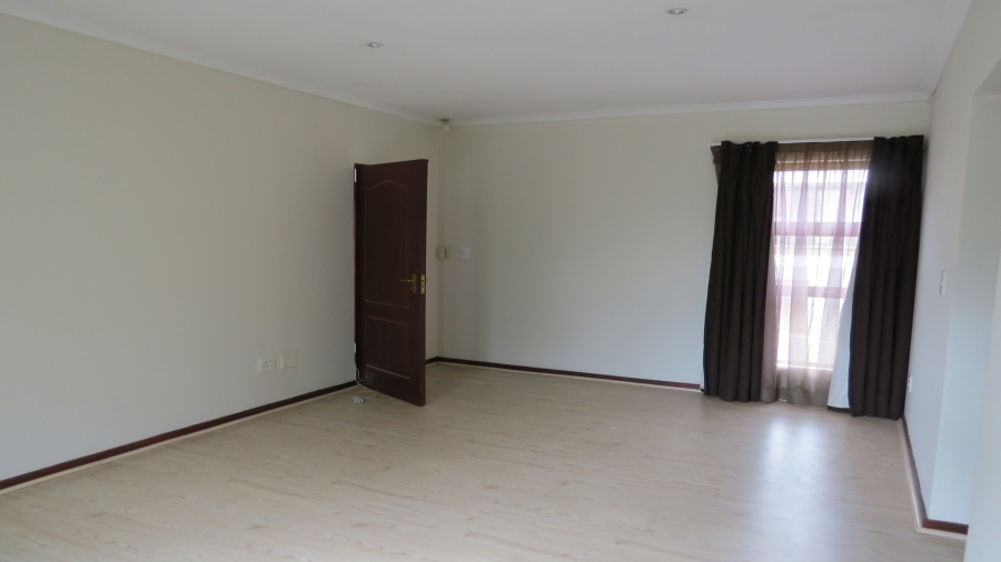 To Let 4 Bedroom Property for Rent in Sunninghill Gauteng
