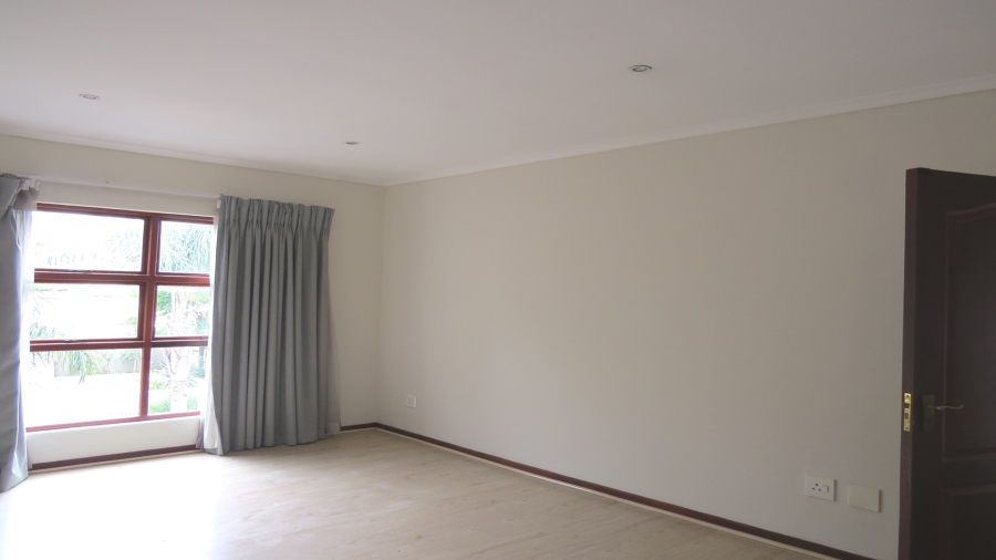 To Let 4 Bedroom Property for Rent in Sunninghill Gauteng