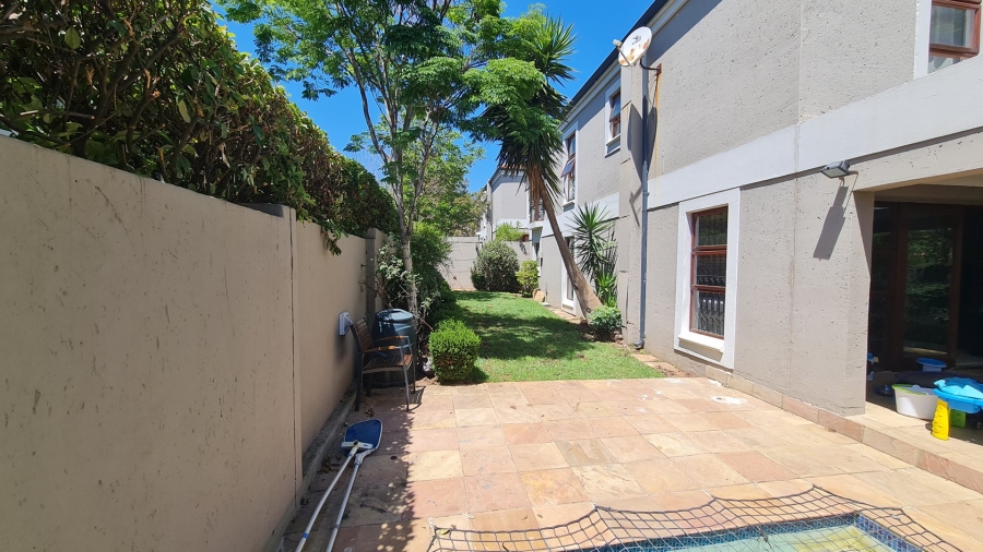 To Let 4 Bedroom Property for Rent in Sunninghill Gauteng