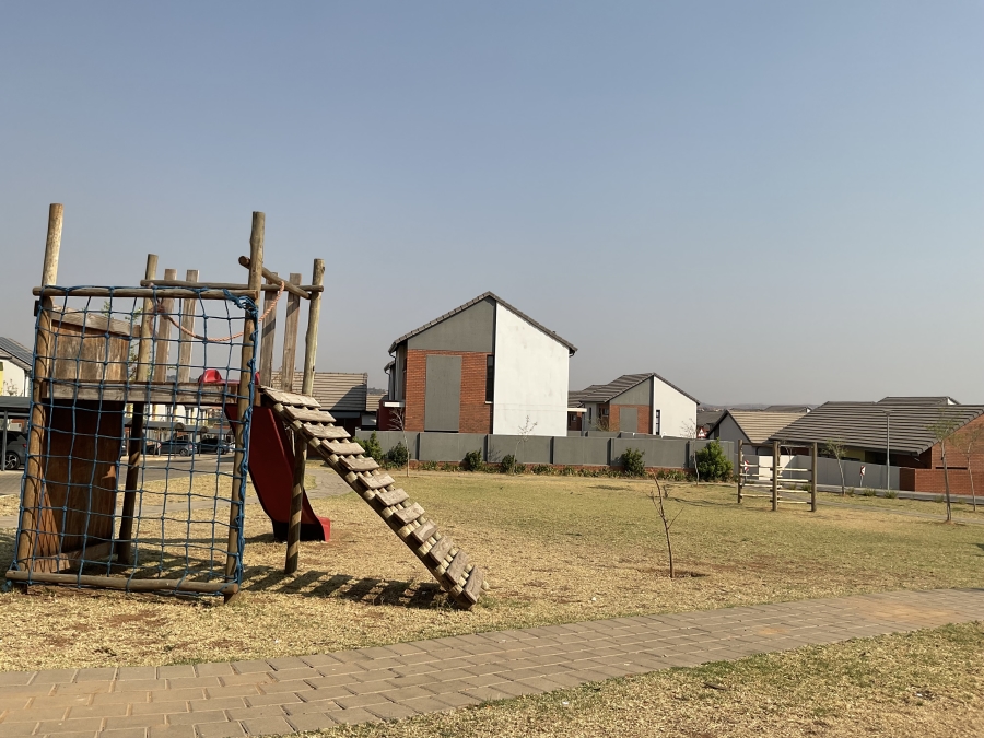 2 Bedroom Property for Sale in Amberfield Gauteng