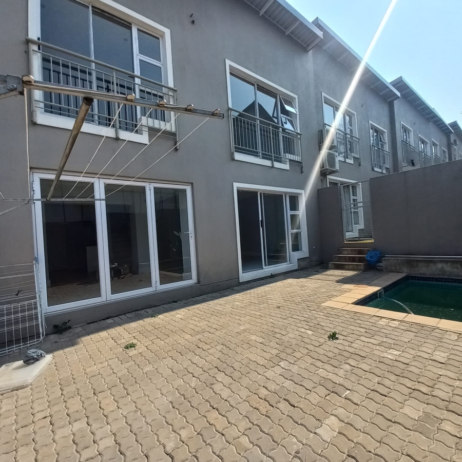 To Let 3 Bedroom Property for Rent in Bryanston Gauteng