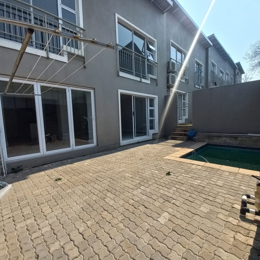 To Let 3 Bedroom Property for Rent in Bryanston Gauteng