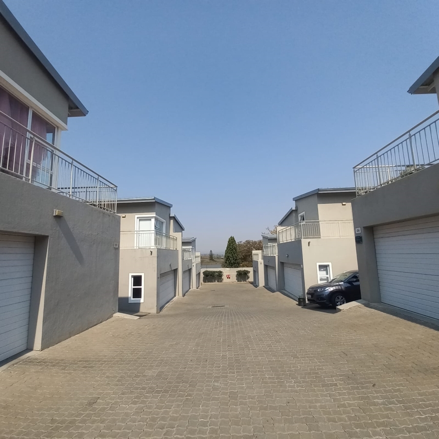 To Let 3 Bedroom Property for Rent in Bryanston Gauteng