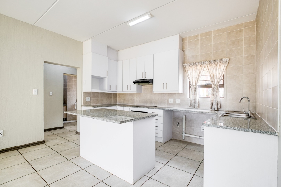 2 Bedroom Property for Sale in Victory Park Gauteng
