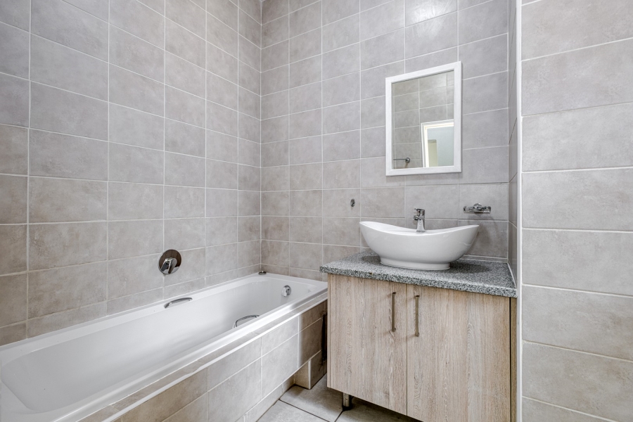 2 Bedroom Property for Sale in Victory Park Gauteng