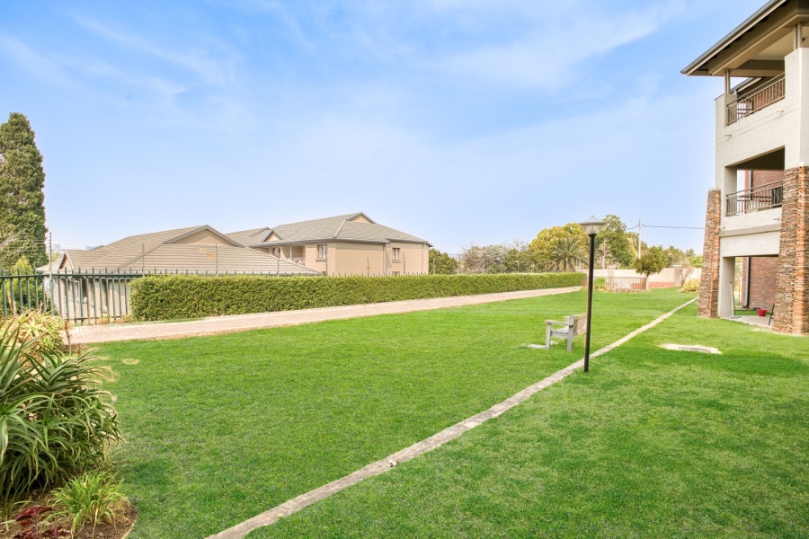 2 Bedroom Property for Sale in Victory Park Gauteng