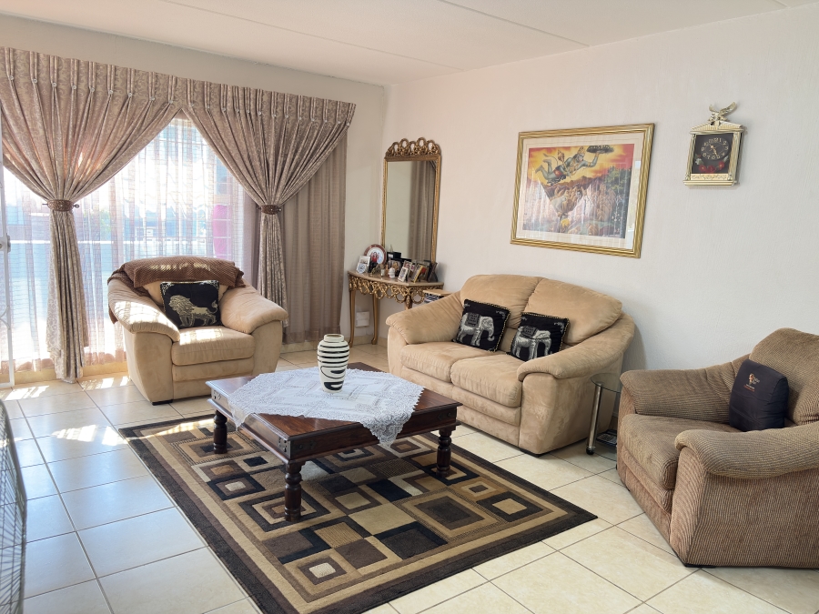 2 Bedroom Property for Sale in Weltevreden Park Gauteng