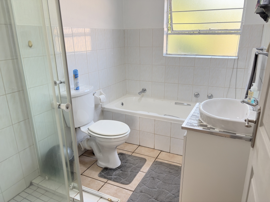 2 Bedroom Property for Sale in Weltevreden Park Gauteng