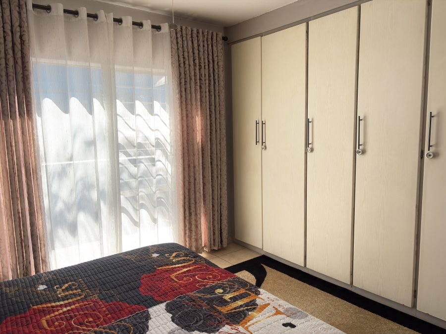 2 Bedroom Property for Sale in Weltevreden Park Gauteng