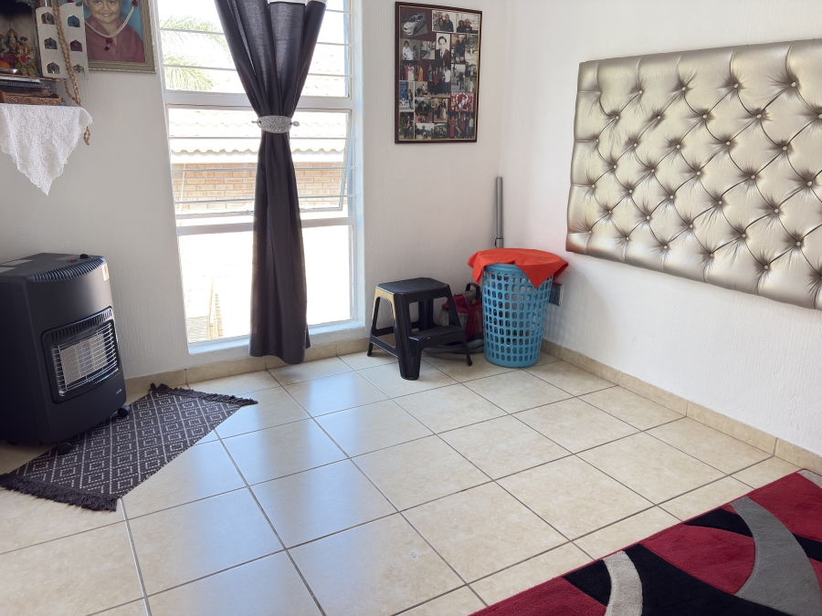 2 Bedroom Property for Sale in Weltevreden Park Gauteng
