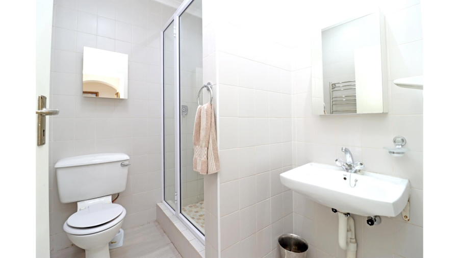 2 Bedroom Property for Sale in Magaliessig Gauteng