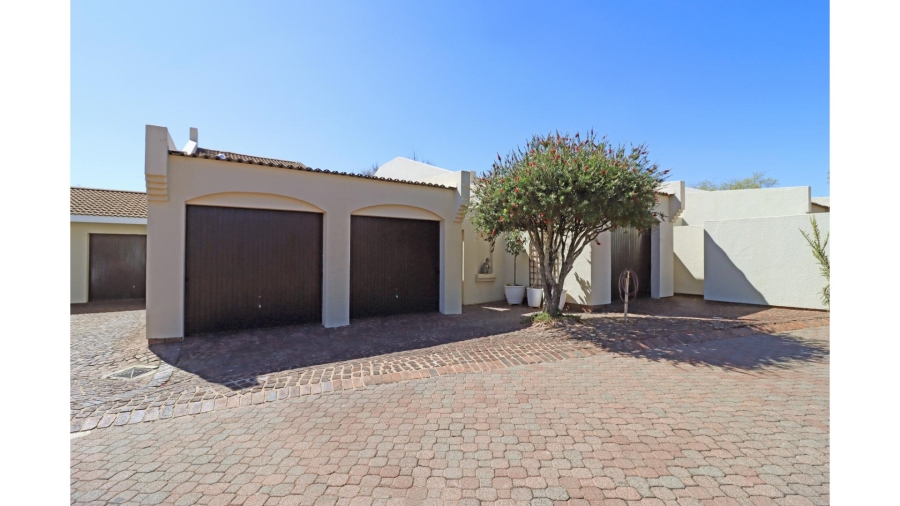 2 Bedroom Property for Sale in Magaliessig Gauteng