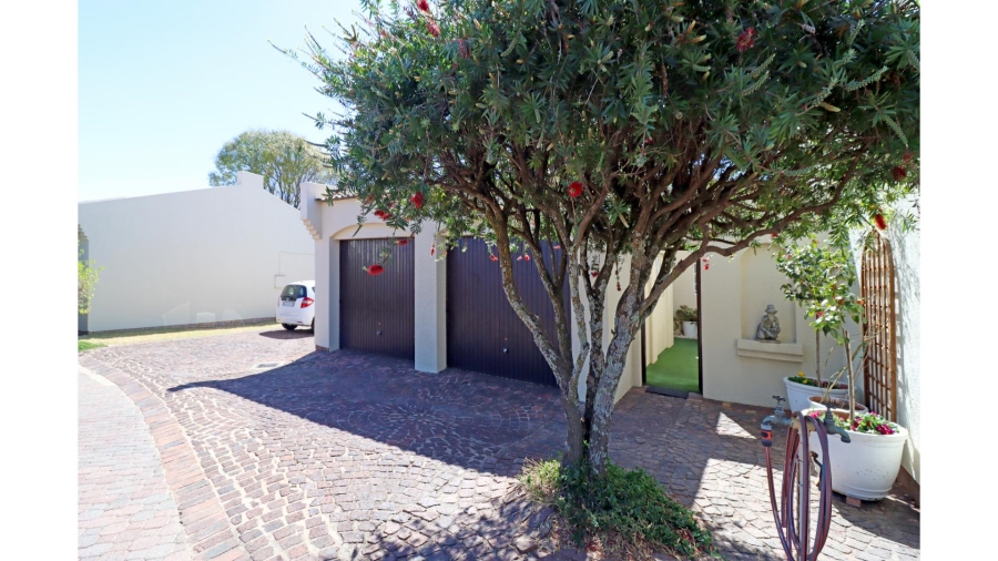 2 Bedroom Property for Sale in Magaliessig Gauteng