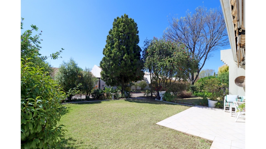 2 Bedroom Property for Sale in Magaliessig Gauteng