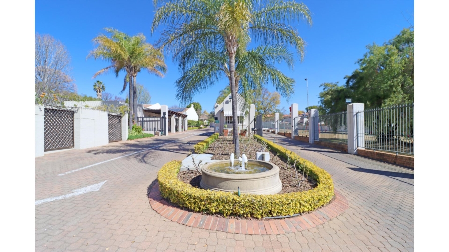 2 Bedroom Property for Sale in Magaliessig Gauteng
