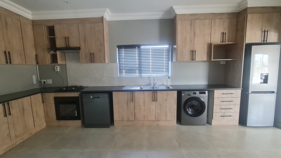 To Let 2 Bedroom Property for Rent in Weltevreden Park Gauteng