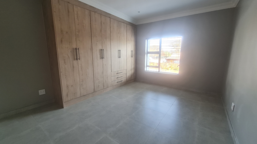 To Let 2 Bedroom Property for Rent in Weltevreden Park Gauteng